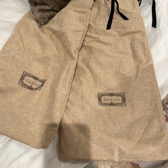 Gucci light pink rubber sandals - Picture 6 of 7